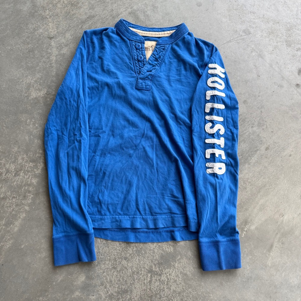 Hollister Mens Blue Long Sleeve Henley Shirt Logo Sleeve Graphic Size S